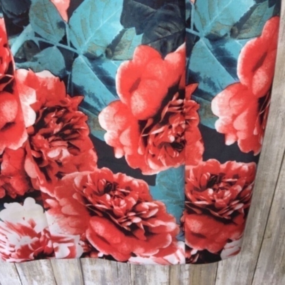 Tahari Floral Fitted Dress - Picture 4 of 6